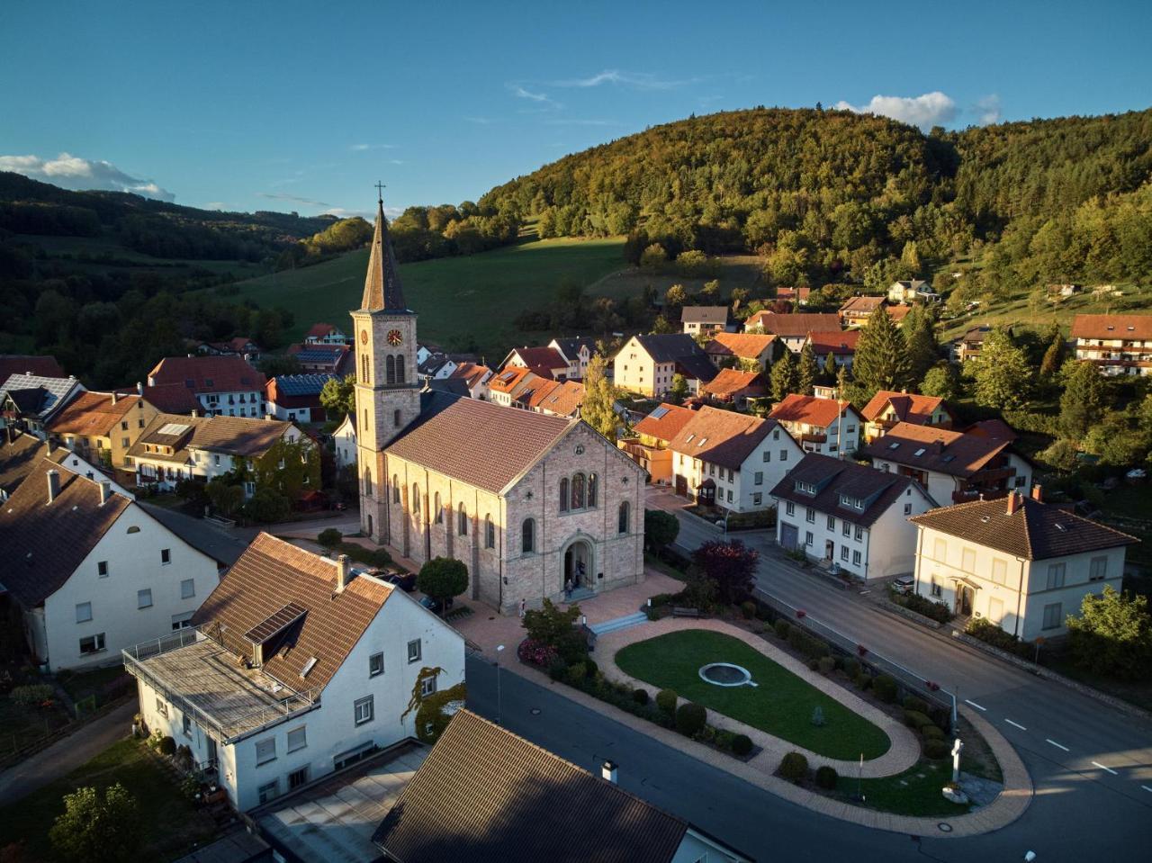 Landhotel Wilder Mann Eggingen Exterior foto